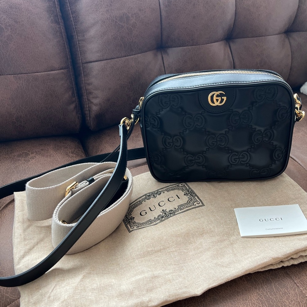 *SOLD* Gucci Matelasse Small Shoulder Bag